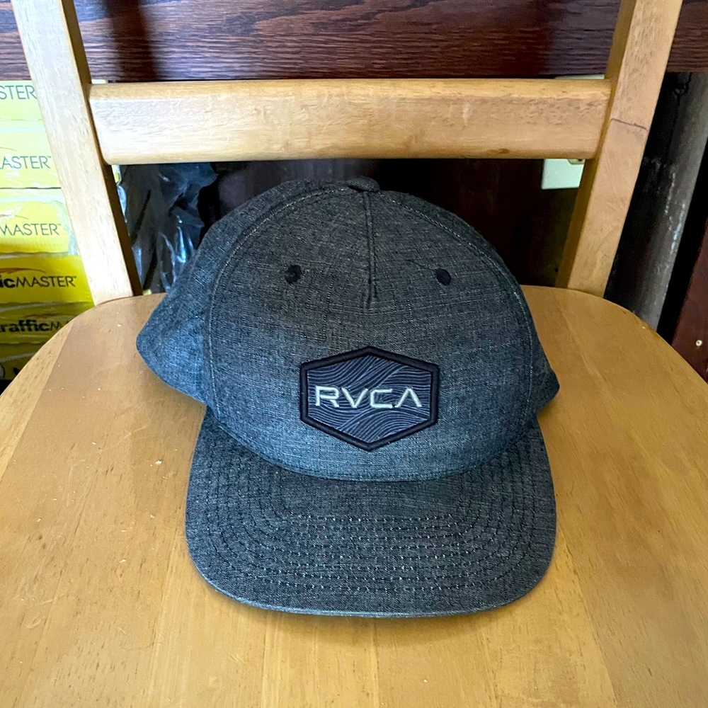 RVCA HAT 8/10 condition